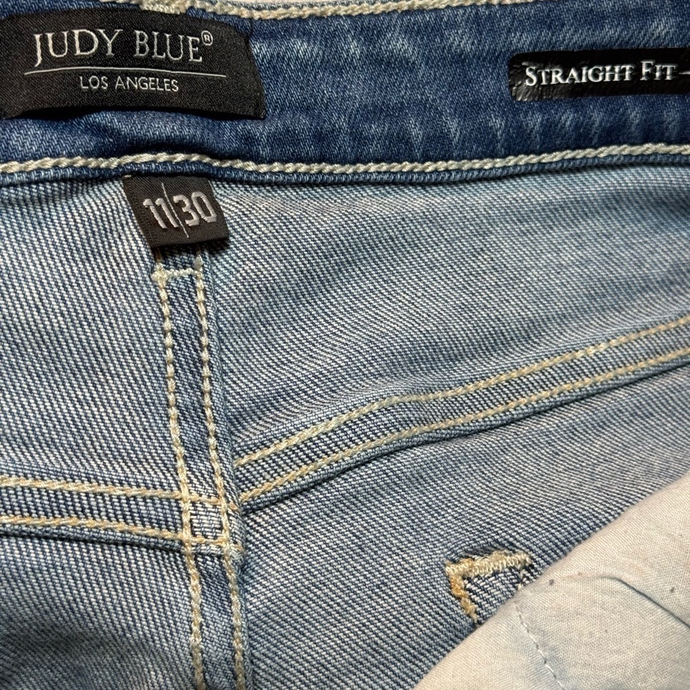 Judy Blue Destroyed Cropped Straight Leg - Picture 9 of 11